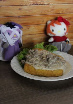 A picture of Tofu and Gravy.