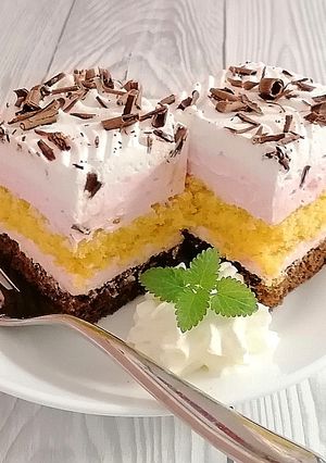 Tejszínes - puncsos szelet recept fotója