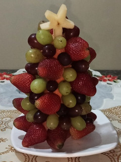 Una foto de Árbol de frutas, base zanahoria y manzana