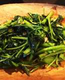 Stir-Fried Water Spinach Taught by a Taiwanese Friend