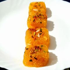 A picture of Raw Papaya Burfi.