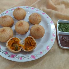 A picture of Mung Dal Kachori.