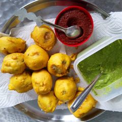 Batata wada A picture of Batata wada.