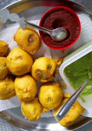 A picture of Batata wada.