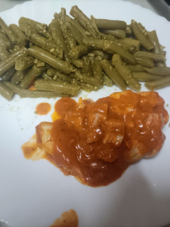 Una foto de Judías verdes al pesto y pollo tikka masala