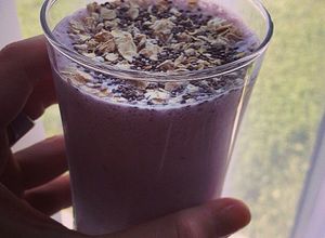 Una foto de Batido de frutillas y leche de avena