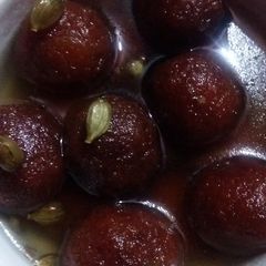 A picture of Bread gulab jamun.