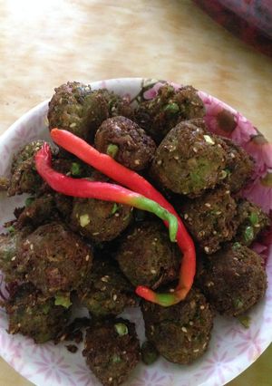 A picture of Pigeon pea pakoda.