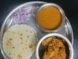 Kolhapuri Tambra Rassa and Sukka Chicken