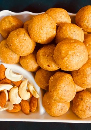 A picture of Dry fruit Laddu.