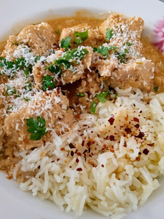 Una foto de Pollo al curry con leche de coco