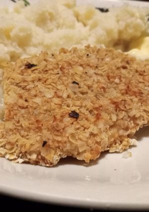 Una foto de Milanesa de pollo con avena 😍