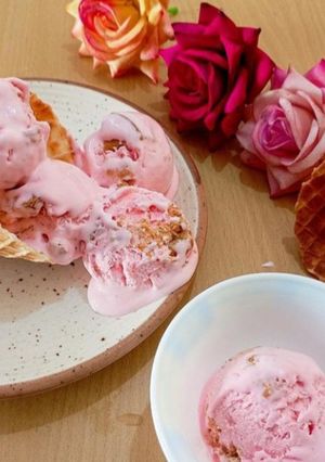 A picture of Rose Ice Cream.