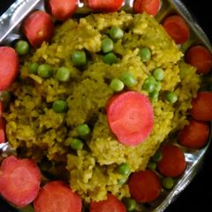 A picture of Green spinach and rice.