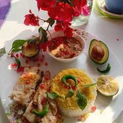 ماهی سالمون و سس آووکادو مبتکرانه🥑 রেসিপির প্রধান ছবি