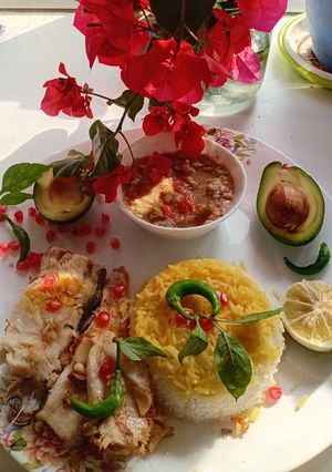 عکسی از دستور ماهی سالمون و سس آووکادو مبتکرانه🥑