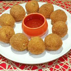 A picture of Crispy Corn Cheese Balls.