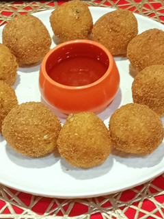 A picture of Crispy Corn Cheese Balls.