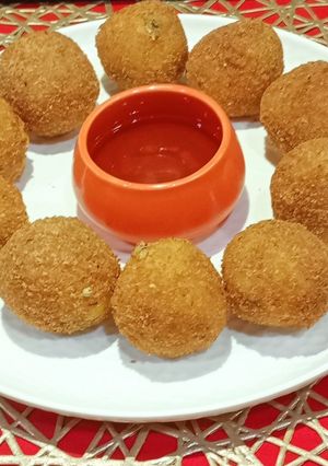 A picture of Crispy Corn Cheese Balls.