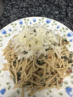 Una foto de 523. Espaguetis con espinacas y piñones (principal pasta)