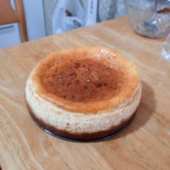 A picture of New York style Cheesecake.