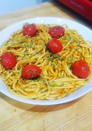 O poză a rețetei Spaghetti , sos de roșii, usturoi și busuioc  🍝.