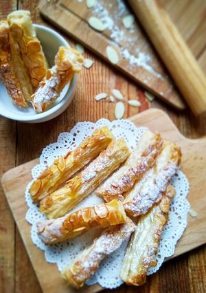 Gambar Puff Almond