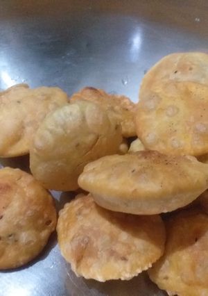 मिनी कचौरीया रेसिपी मुख्य फोटो