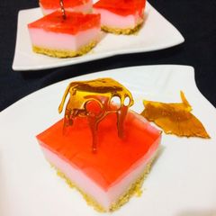 A picture of Custard jelly tart.