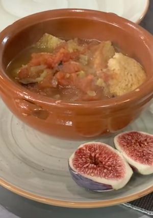 Una foto de Sopa de tomate extremeña