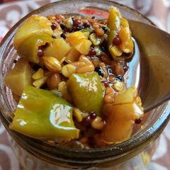 A picture of Jhat_pat achaar.