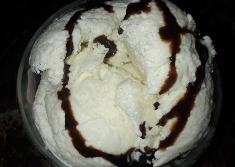 Recipe of Ultimate Vanilla icecream