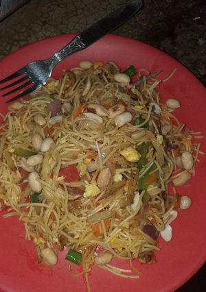 চাউমিন (Chowmein recipe in Bengali) রেসিপির প্রধান ছবি