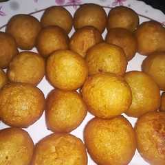 A picture of Cucur manis kembong.