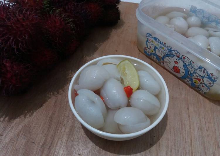 Asinan rambutan