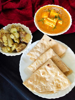 मटर पनीर की सब्जी (matar paneer ki sabzi recipe in Hindi) रेसिपी मुख्य फोटो