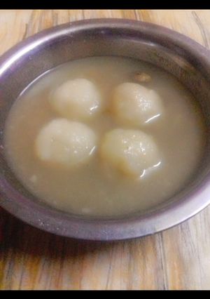 A picture of Bhaat Rasgulla (Steamed Rice Rasgulla).