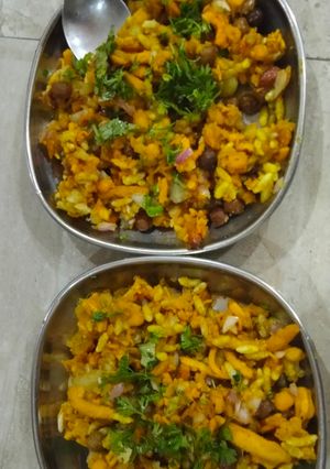A picture of Bhel chat.