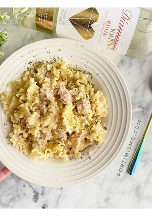 Una foto de Pasta Mafalda Corta al vino blanco