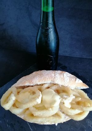Una foto de Bocata de calamares