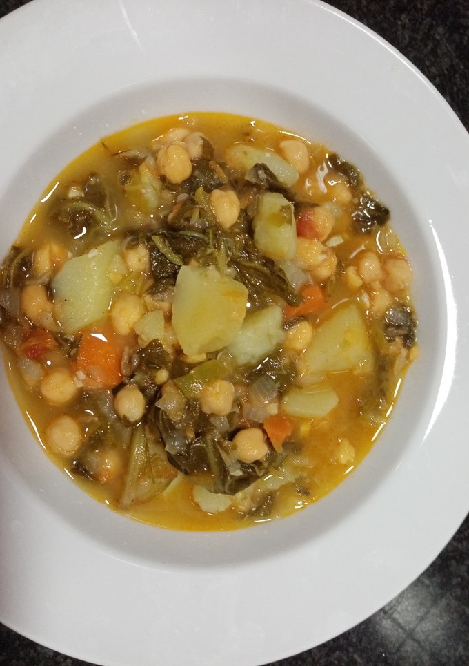 Una foto de Garbanzos con acelgas