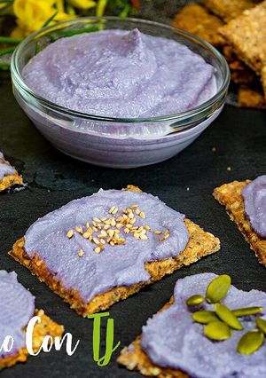 Una foto de Crackers integrales con paté de col lombarda