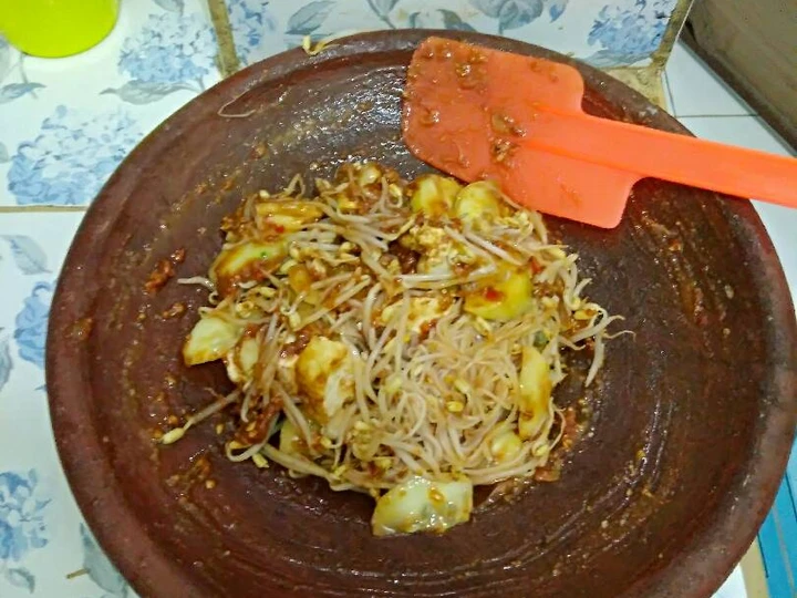 Cara Mudah Membuat Resep Rujak meduro petis merah...cocok buat hujan2 yang Sempurna Anti Ribet, Lezat