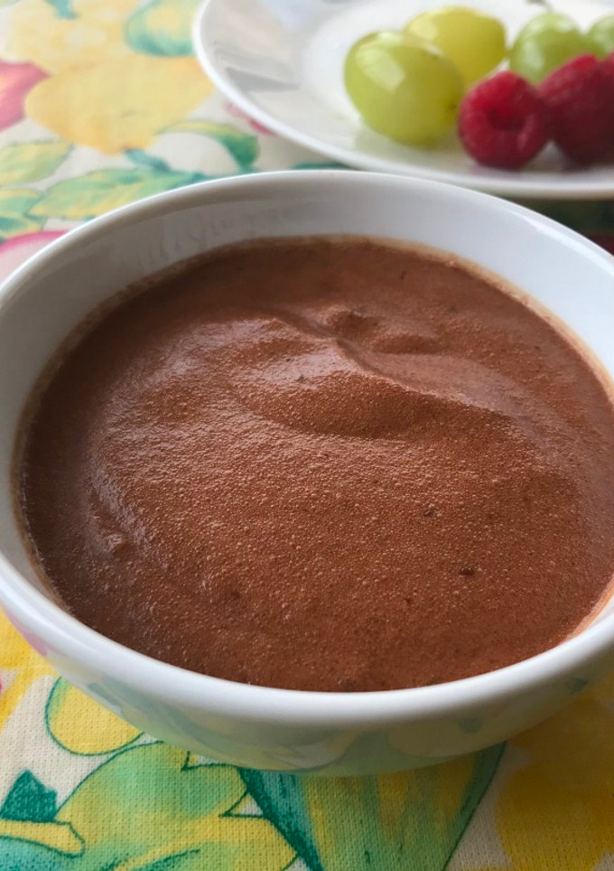 Una foto de Mousse vegana de chocolate y aquafaba