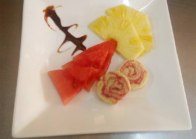 Swiss roll &amp; fruit cuts