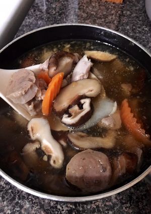 A picture of Shiitake Chicken Soup Hot pot.