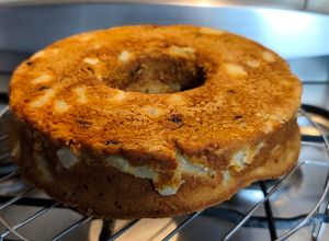 Una foto de Torta matera de peras y arándanos sin azúcar
