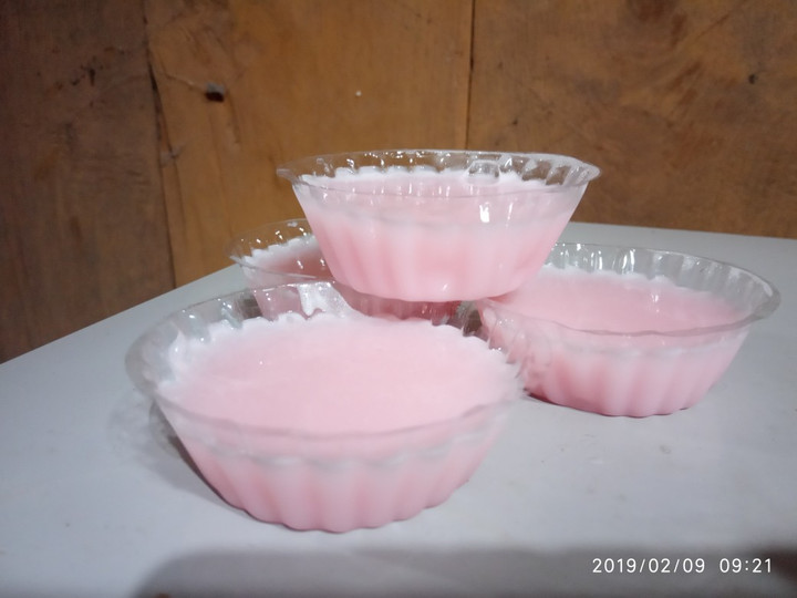 Resep Silky puding rasa strawberry ekonomis😁, Bikin Ngiler