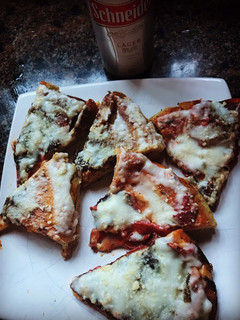 Una foto de Pizza rellena en sartén sin tacc, ideal para la cena