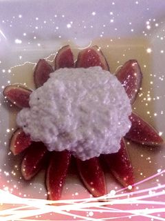 Una foto de Higos con crema de coco y chía